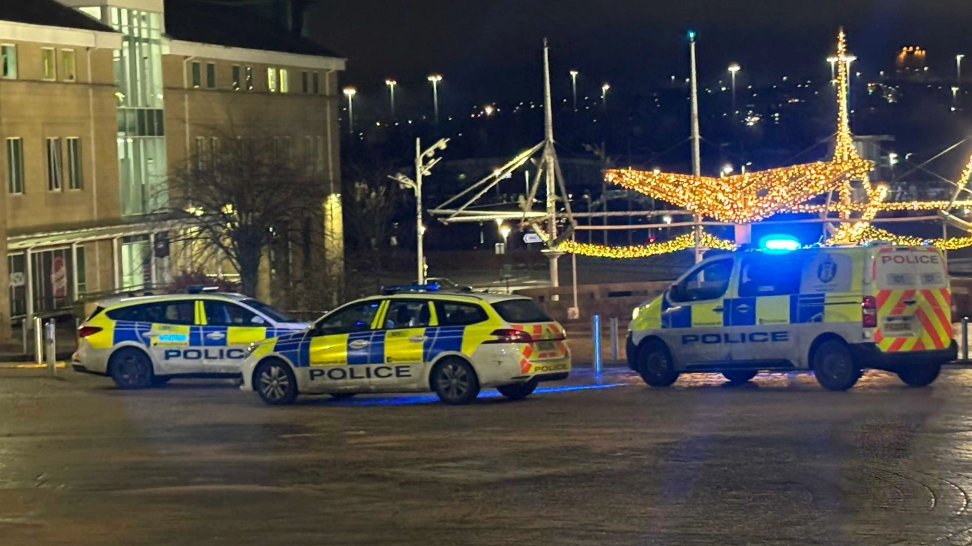 Police swoop on Scots town amid major incident as shocked pub revellers watch as cops lock down street