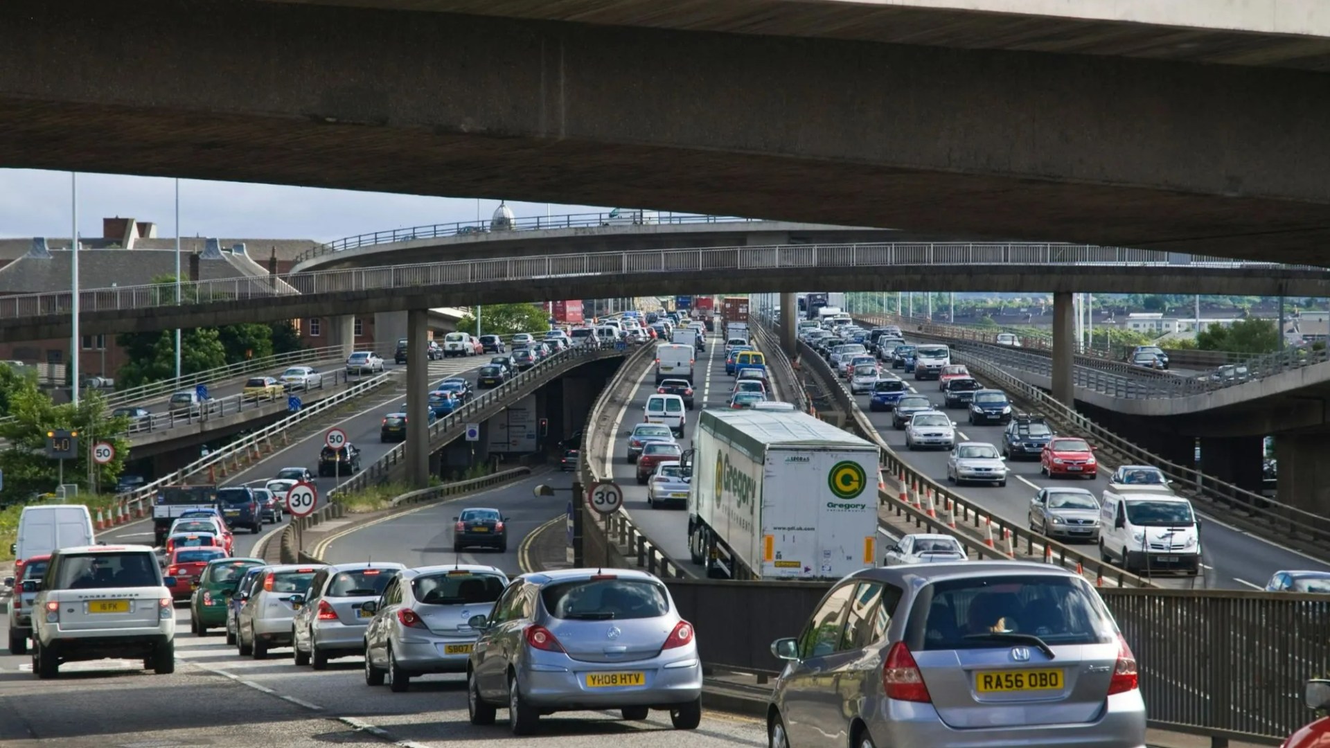 Scots face £15-A-DAY charge to drive cars into towns & cities in shock eco plans