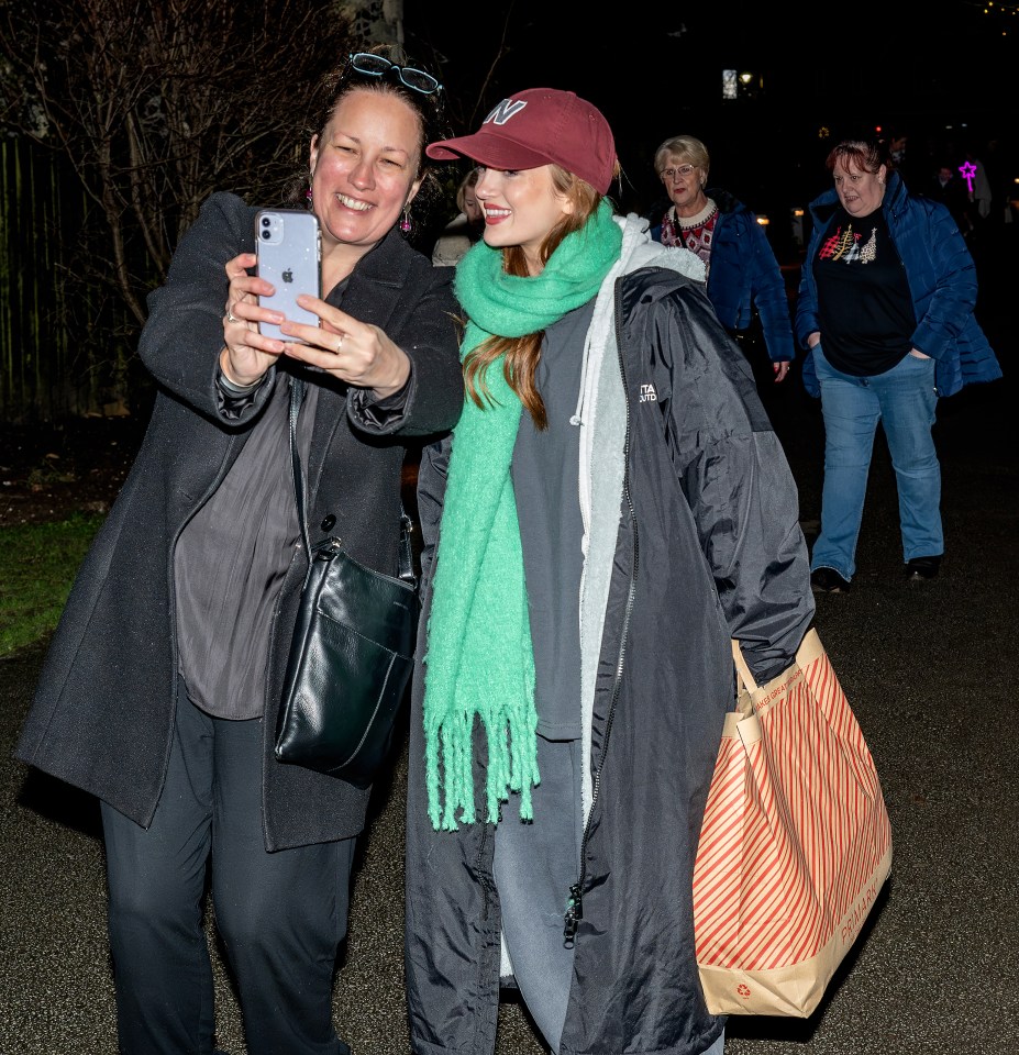 The actress took selfies with fans in Canterbury last night