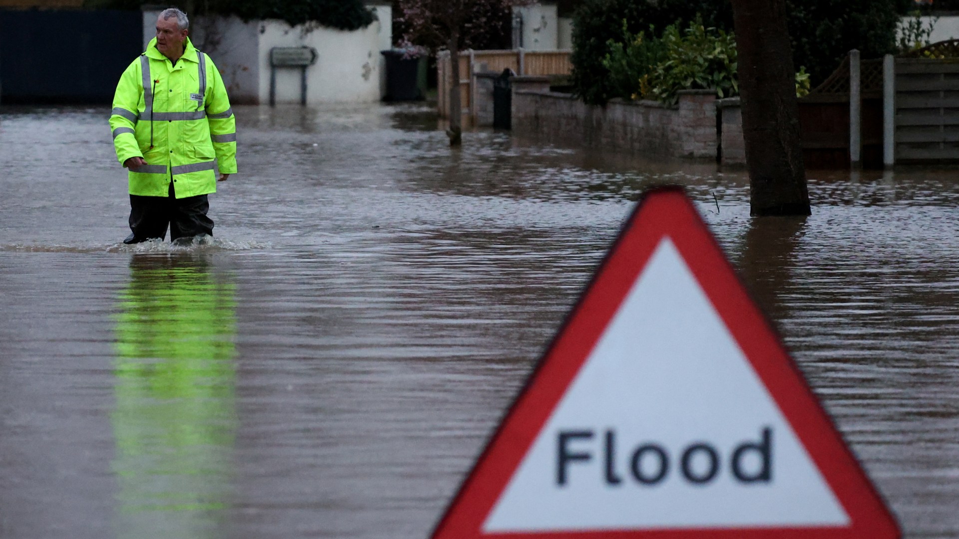 UK weather: Britain to be hit by torrential downpours as one area to see 6 inches of rain and risk of flooding