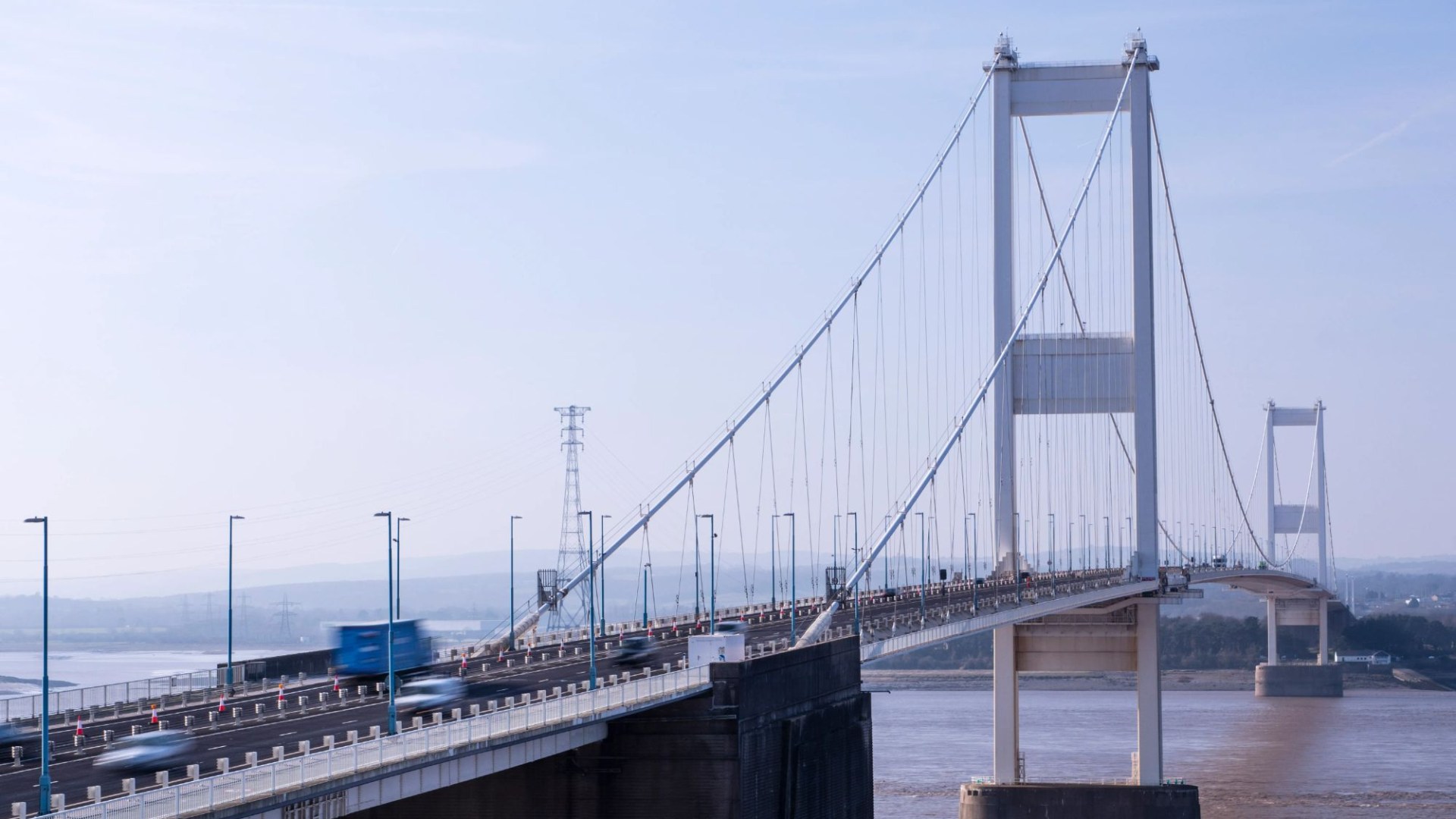 Busy motorway bridge used by 80,000 Brits every day shuts in BOTH directions during rush hour - check diversion routes