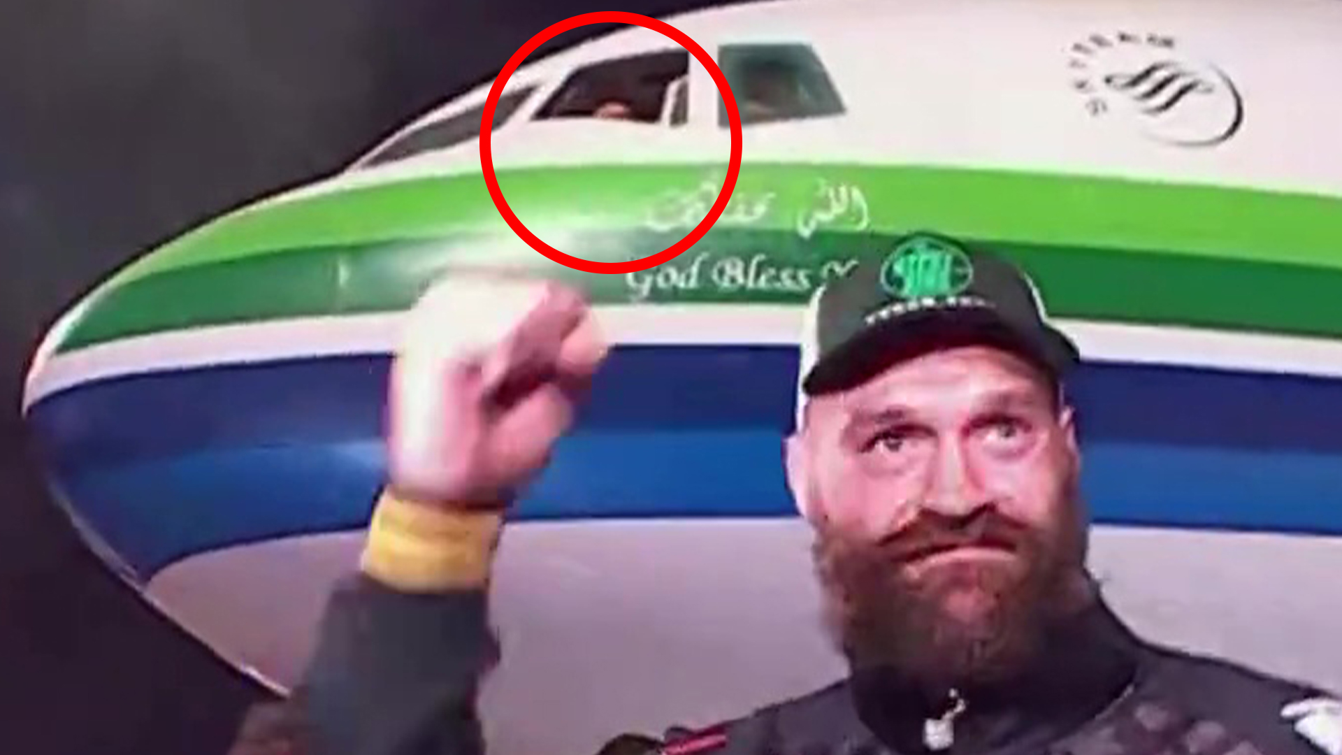 Oleksandr Usyk spotted spying on Tyson Fury from jet COCKPIT in bizarre moment ahead of rematch