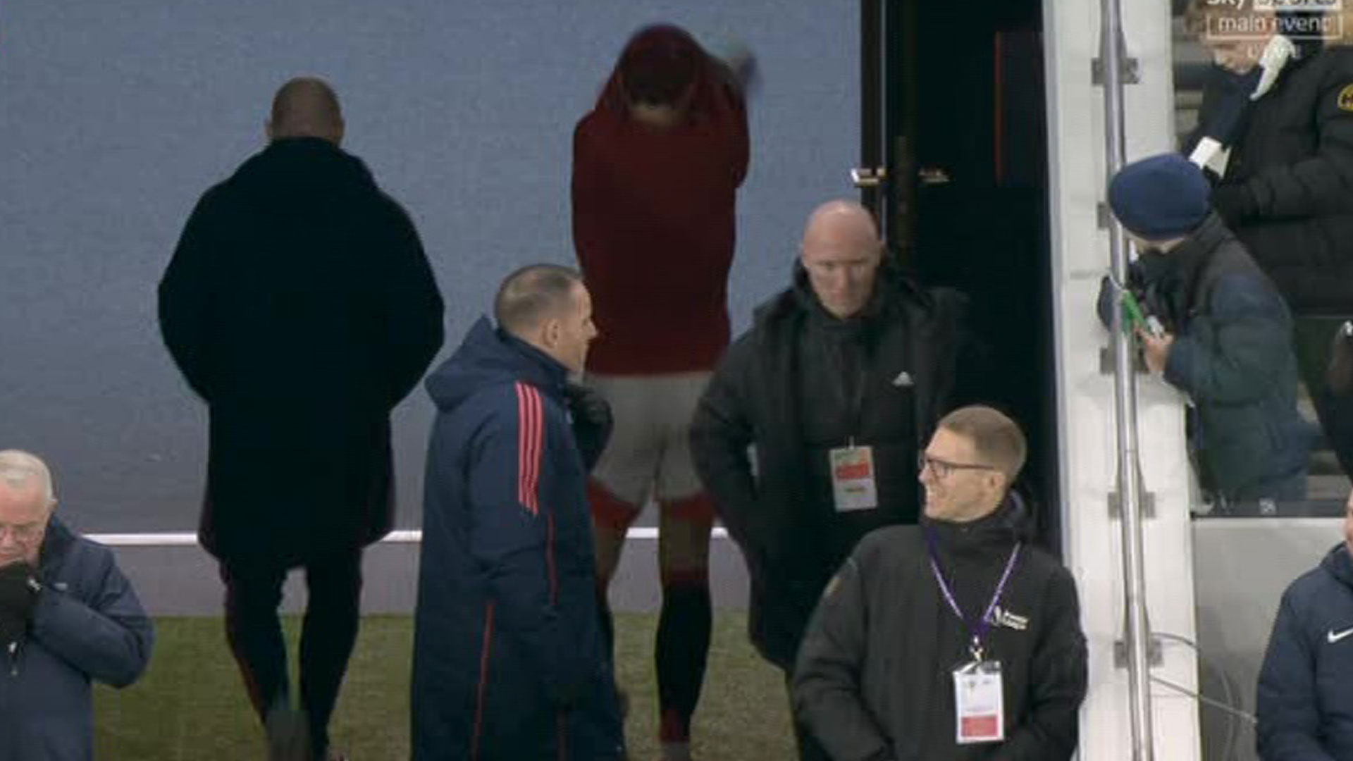 Victor Lindelof storms straight down tunnel as he hands Ruben Amorim yet another Man Utd injury scare