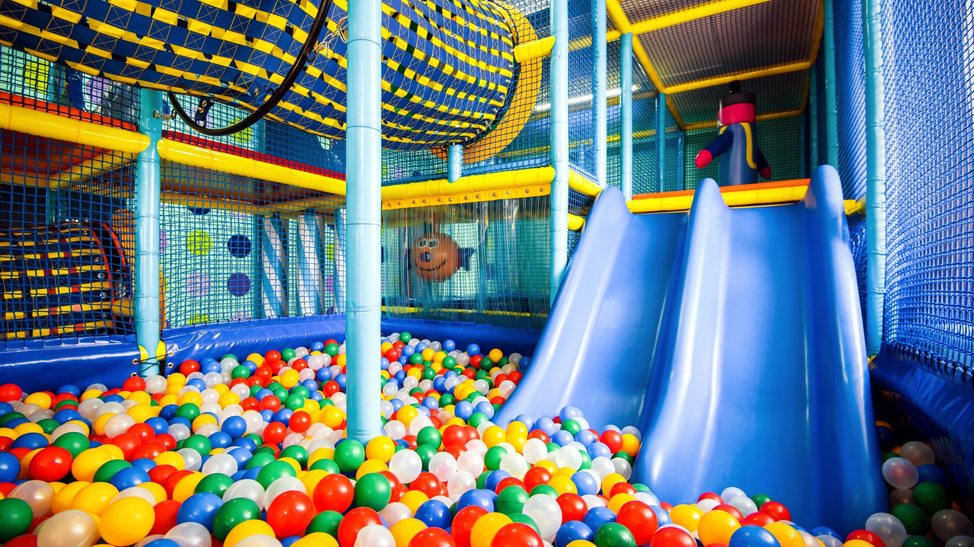 Condoms in the ball pit & the biggest day for pick-ups & boozed parents – the dirty truth behind soft play centres