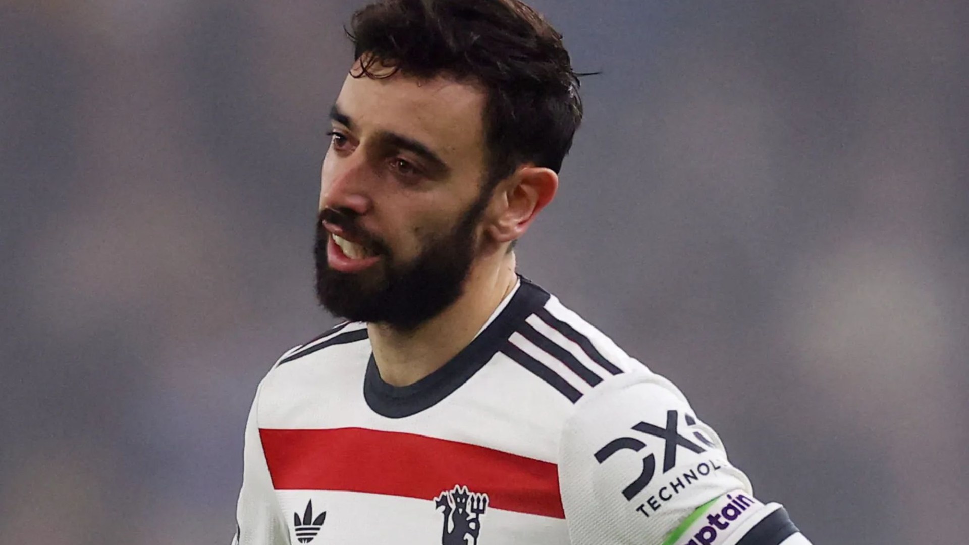 'Get rid of the lot' - Man Utd fans fear the worst after learning who will miss Newcastle along with Bruno Fernandes