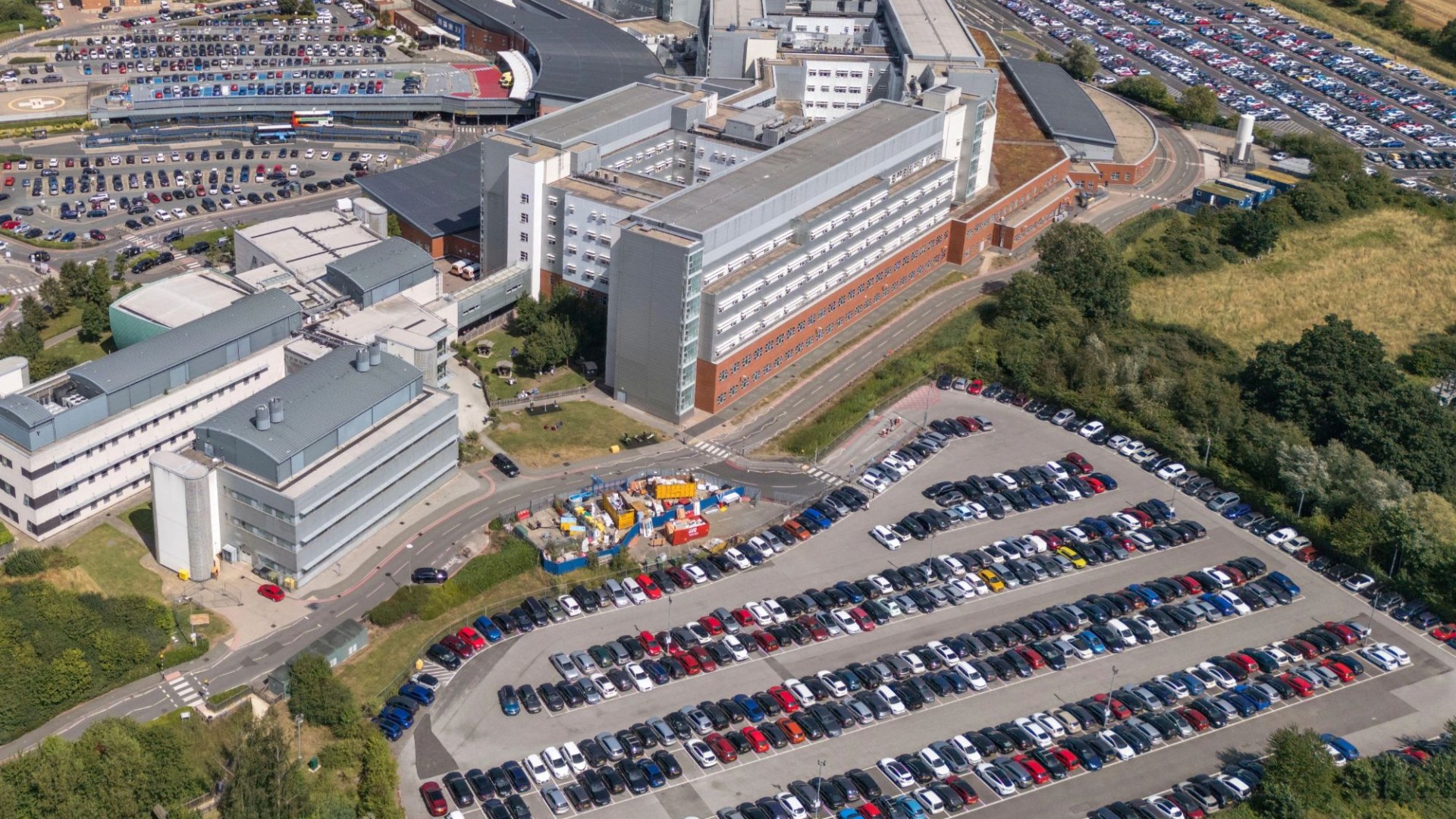 Fury as over £1BILLION spent on NHS hospital car parking charges over past six years – The Scottish Sun