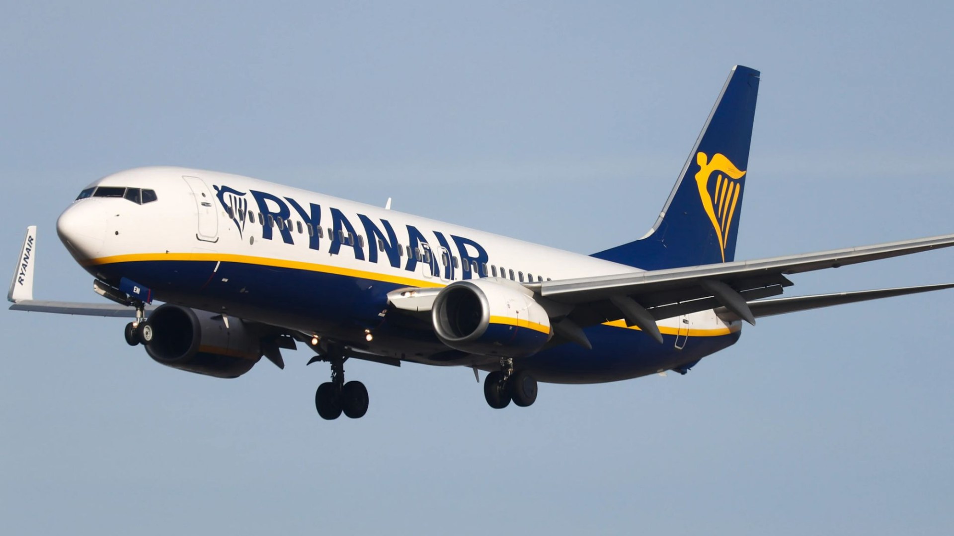 Scots RyanAir flight forced to divert as 'unruly' drunk passenger hauled off by cops