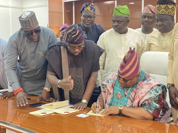 Adeleke Signs ₦427 Billion 2025 Osun Budget Into Law