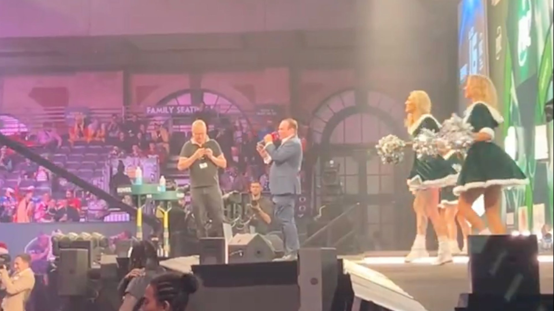 EastEnders icon Shaun Williamson stuns Ally Pally as 'Barry' belts out 1980s hit on stage at World Darts Championship