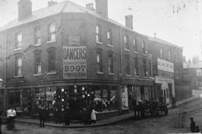 One of the oldest family-owned retailers in UK finally closes doors after 144 years as fans say it'll be 'truly missed'