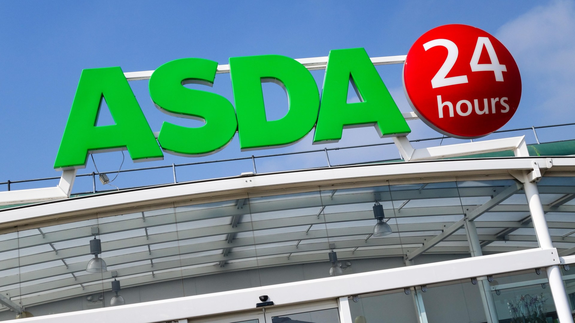 Shoppers running to Asda to snap up the cosiest jacket for winter that's 'so nice & thick' - but you’ll have to be quick