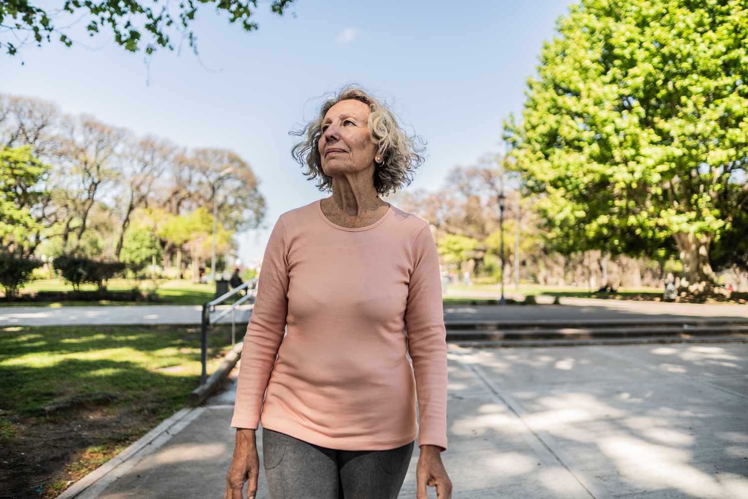 Slower Walking in Older Adults Could Signal Early Dementia, Study Finds