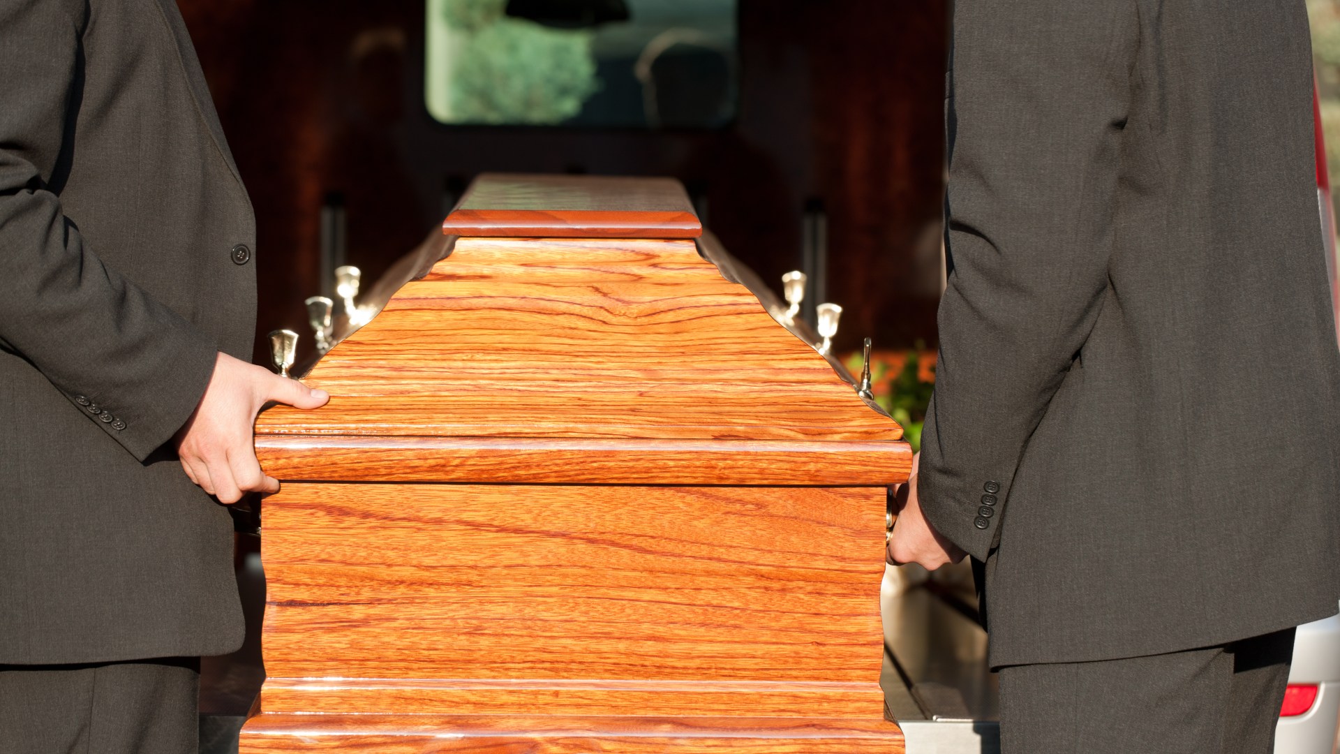 Surge in number of undertakers being injured handling obese bodies revealed