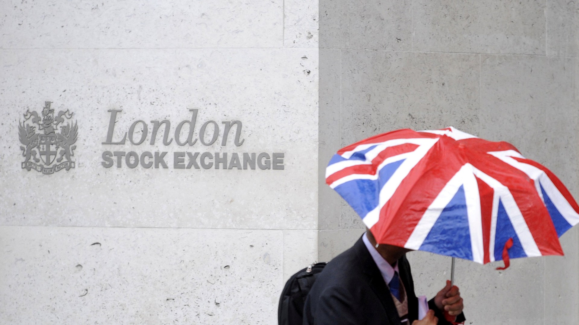 FTSE sees its best year since 2021, climbing almost 6 per cent through 2024