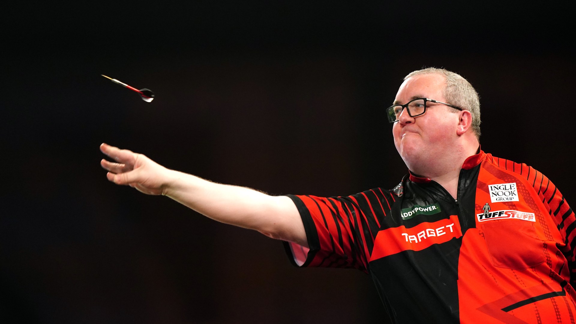 Stephen Bunting reveals his dad's DIY is behind unique throw ahead of World Darts Championship semi with Luke Littler