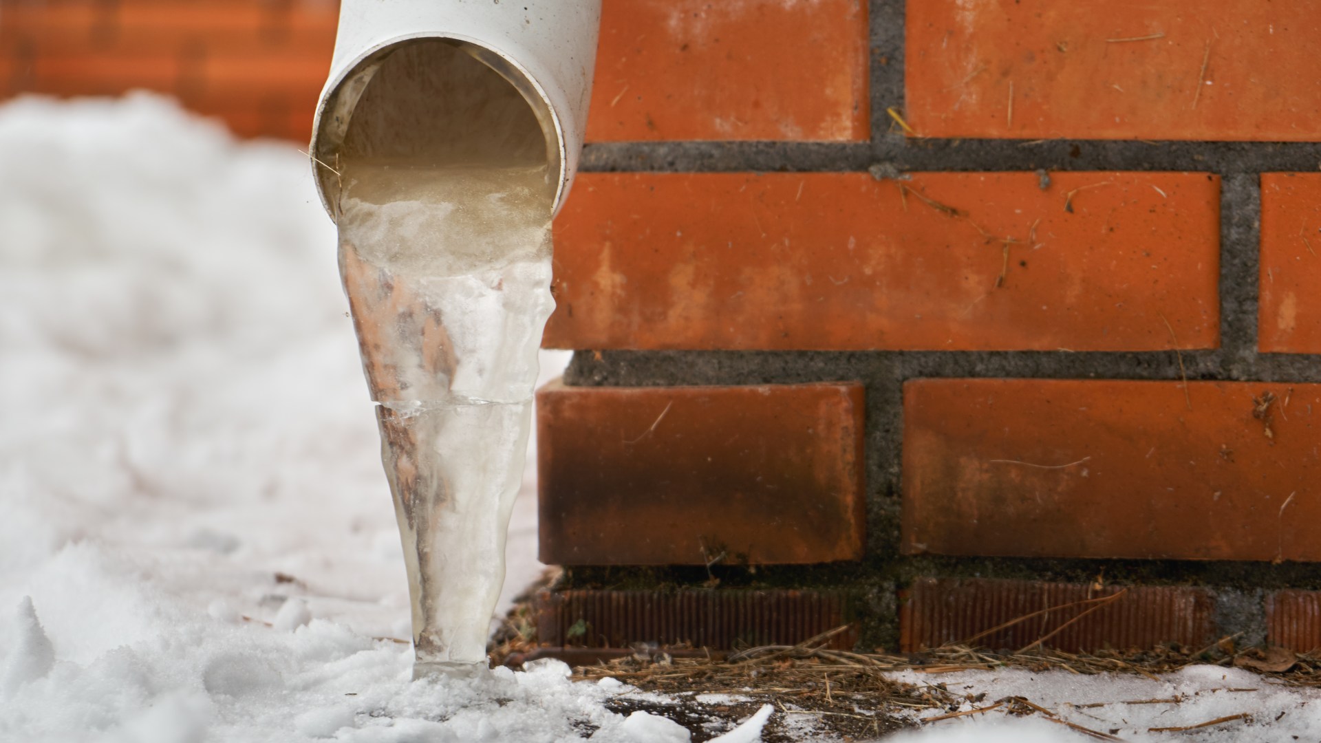 The 94p item that helps stop pipes freezing and the heating trick to avoid it