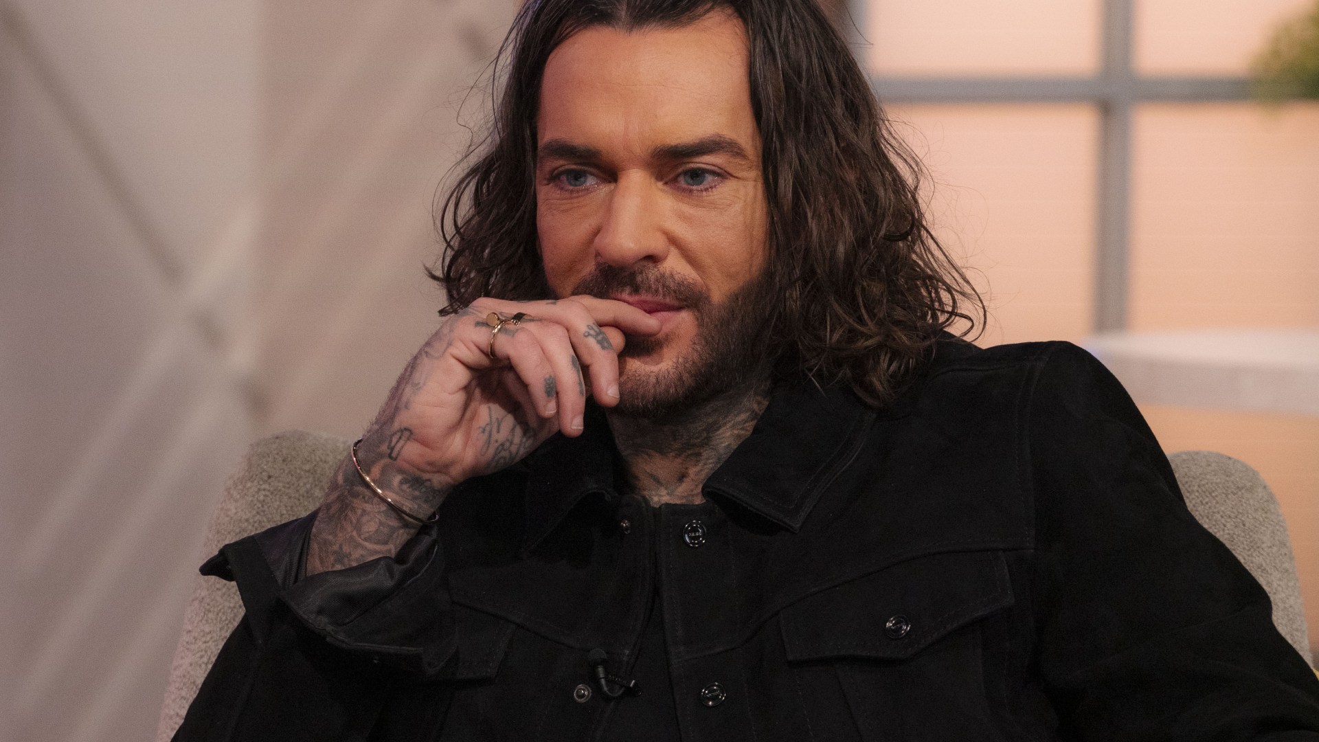 'Nice try' - Awkward moment Lorraine Kelly is shut down by Pete Wicks live on air