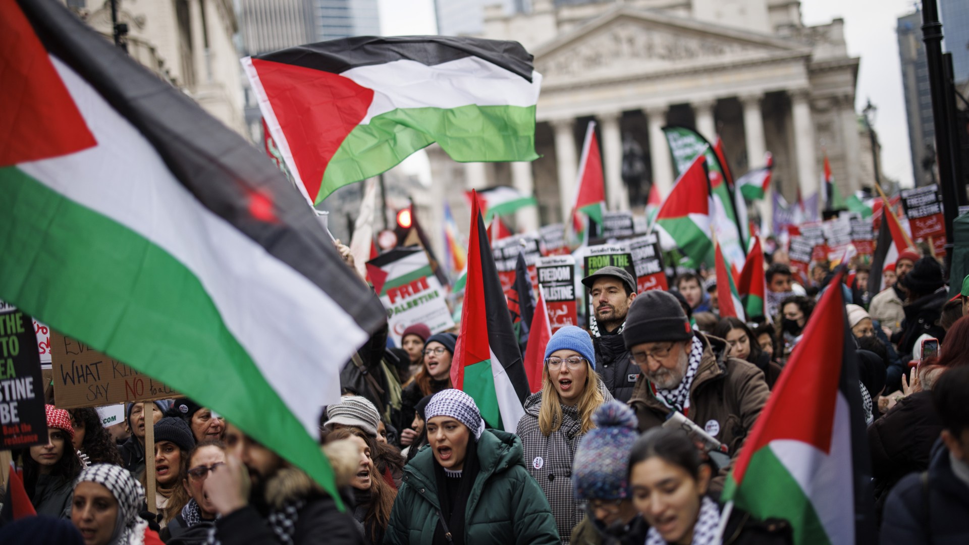 MPs demand pro-Gaza march is banned from starting near synagogue – The Scottish Sun