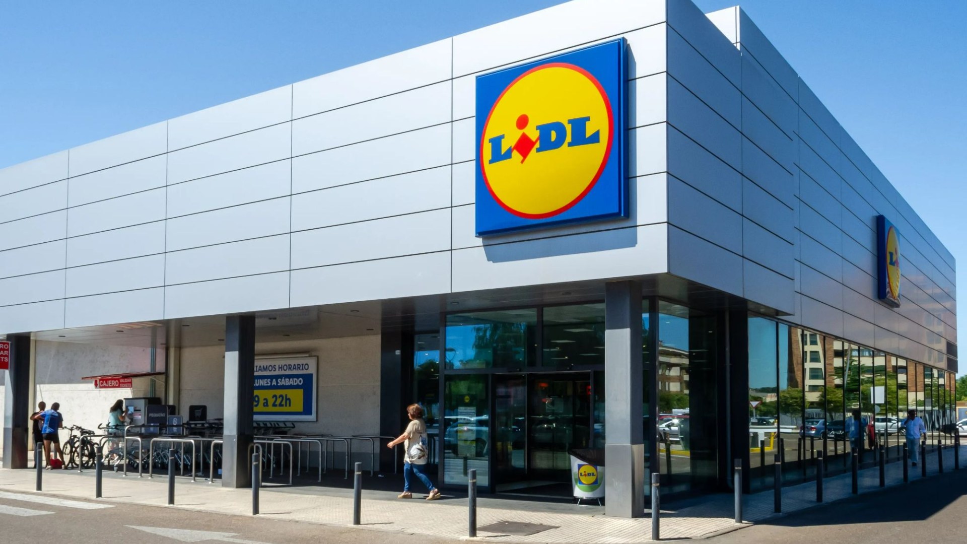 Lidl brings back sell-out winter laundry gadget to save on energy bills and costs 6p an hour to run