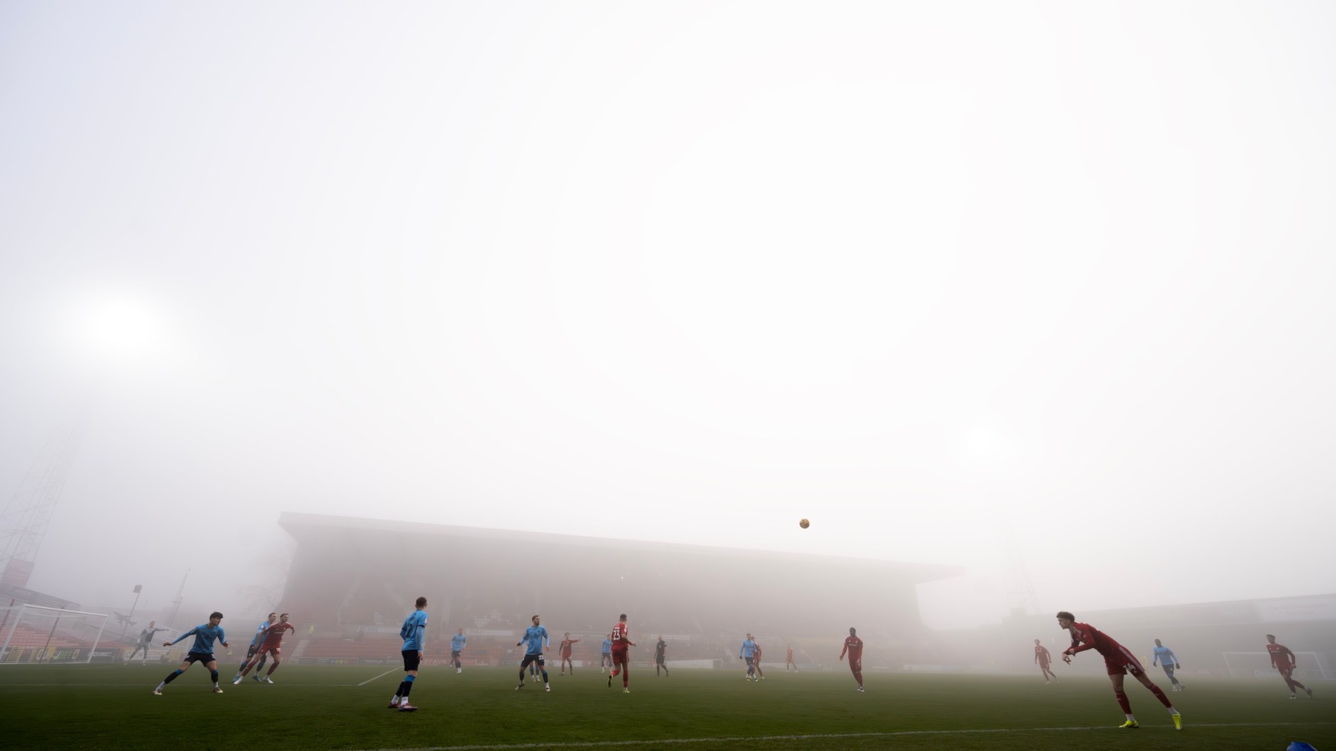 'This isn't restarting is it...' moan fans as EFL clash SUSPENDED as heavy fog smothers pitch as weather wreaks havoc