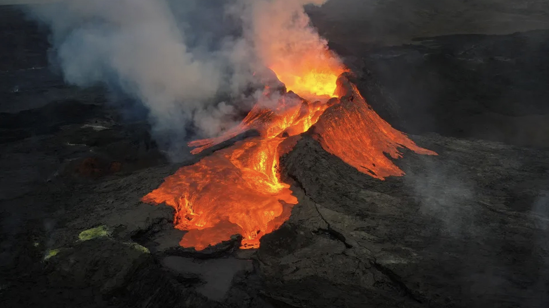 Map reveals dozens of Britain's dead volcanoes including supervolcano at tourist hotspot – one is 80 miles from London