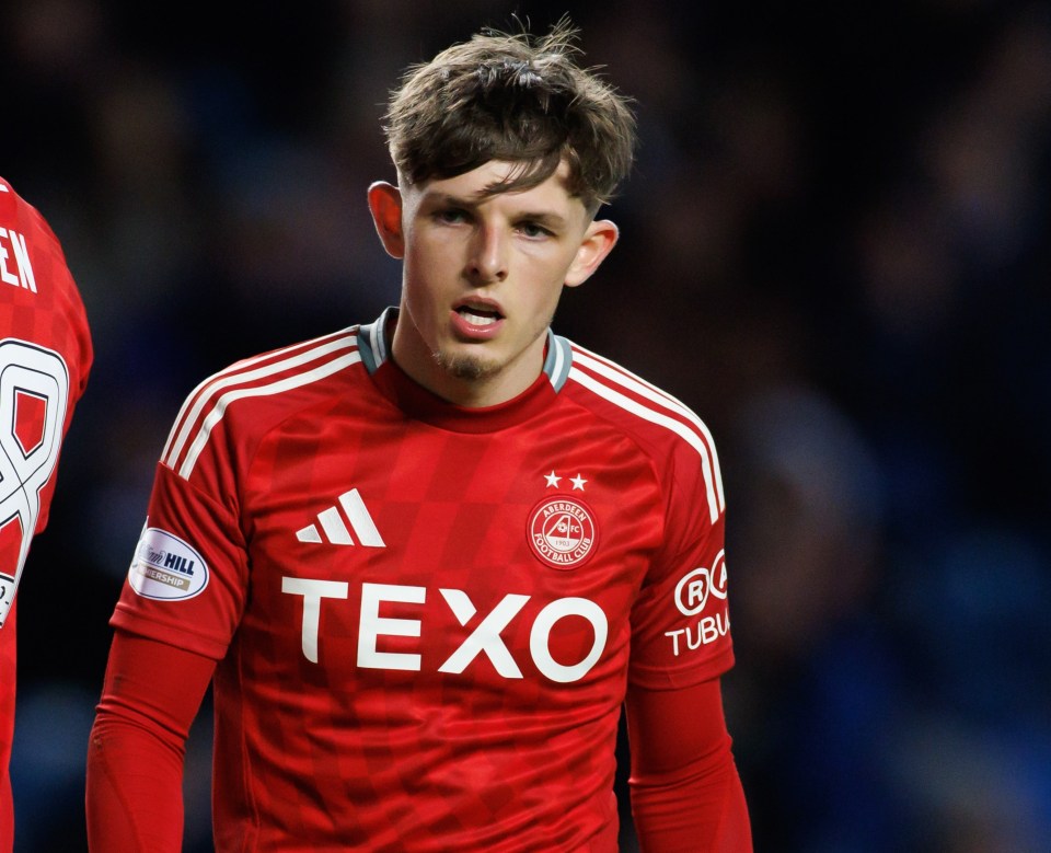 Leighton Clarkson in Aberdeen football kit.