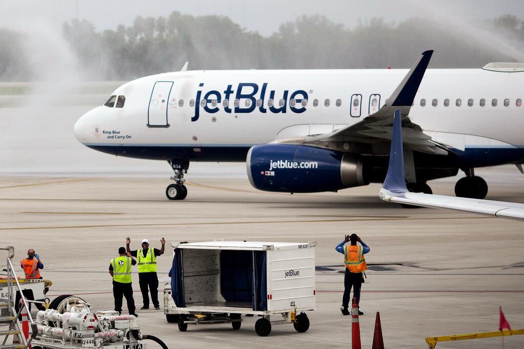 2 Human Bodies Found In JetBlue Plane’s Landing Gear At Fort Lauderdale Airport