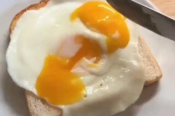 I've figured out how to make the perfect fried eggs - it's so simple, works every time and you don't even need any oil