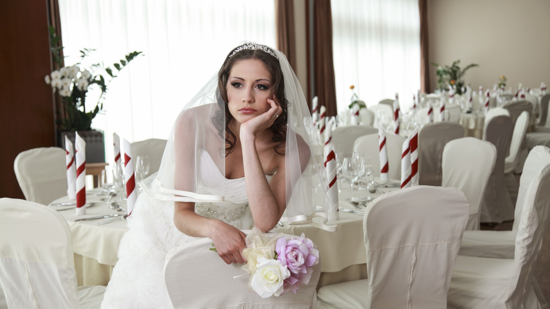 My mum wants to stay in the bridal suite WITH me & my new wife - she even said she’d sleep on the floor