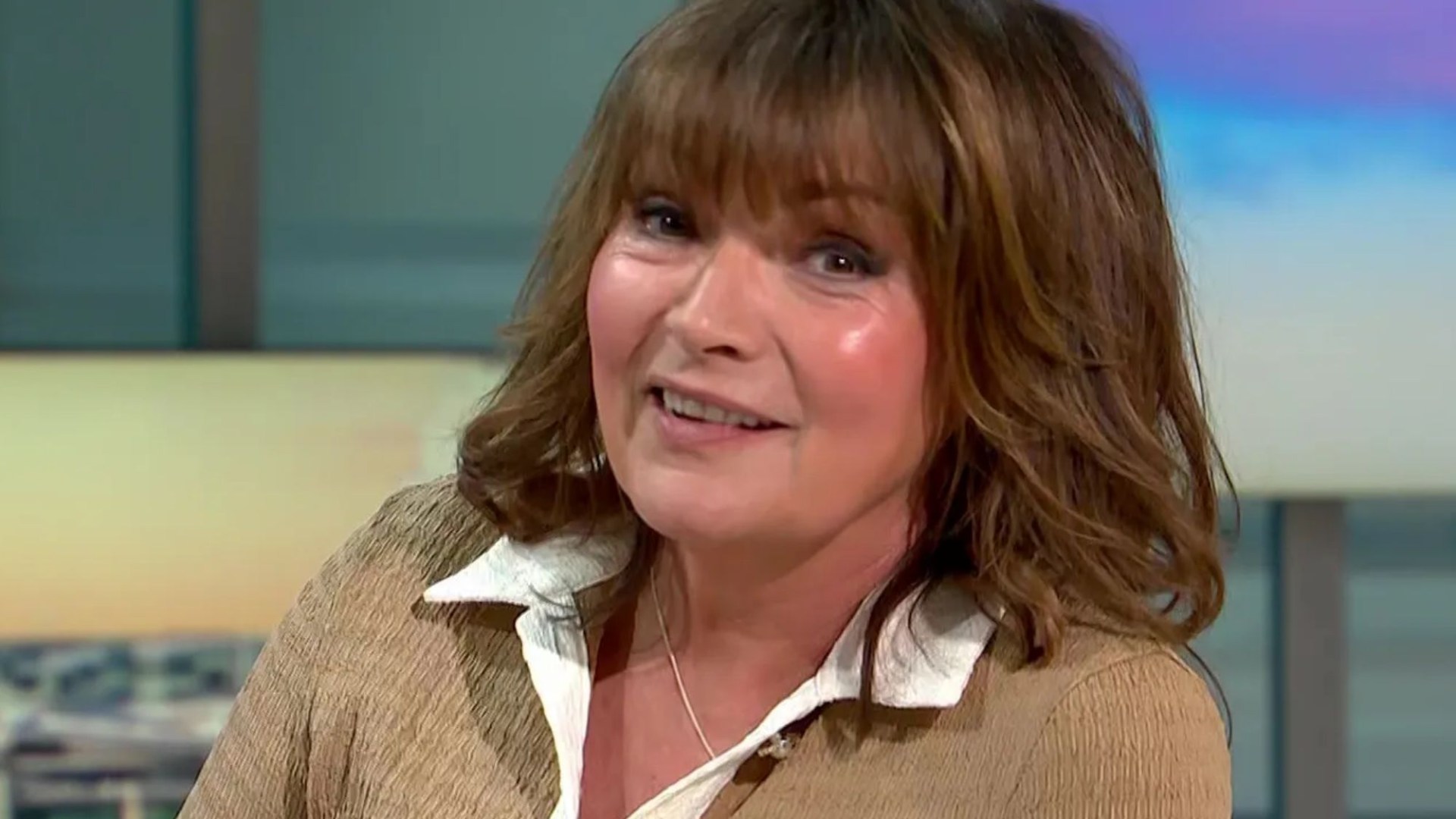 Lorraine Kelly shocks GMB hosts with language as she reveals horrendous black eye injury